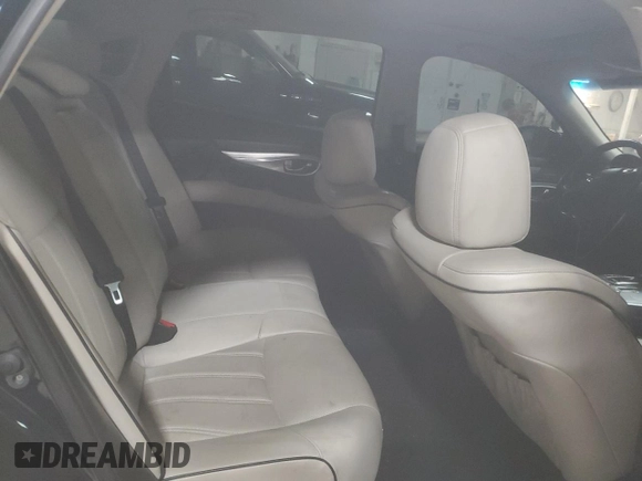 2017 Infiniti Q70 3.7 z VIN JN1BY1PR8HM210381, wystawiony jako Copart lot #81301604 z przebiegiem 109 797 mil mil oraz Szkoda całkowita • Salvage title. Historia ofert i sprzedaży dostępna na DreamBid. Obrazek 10.