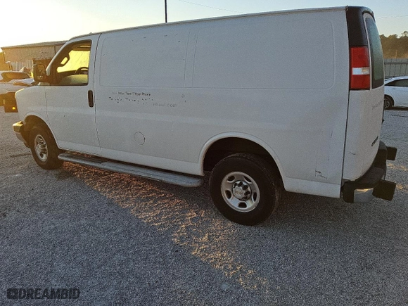 2022 Chevrolet Express Cargo Van with VIN 1GCWGAFP7N1211701, listed as a Copart auction lot 76135834 with 21,156 mi miles and Clean Title. Bid and sale history available at carsss.com. Image 2.