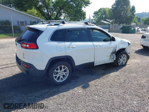 2016 Jeep Cherokee Latitude with VIN 1C4PJMCB7GW371955, listed as a IAAI auction lot 42562529 with 111,826 mi miles and . Bid and sale history available at DreamBid. Image 4.