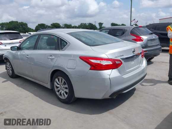 2016 Nissan Altima S z VIN 1N4AL3AP7GN349989, wystawiony jako IAAI lot #42074440 z przebiegiem 123 059 mil mil oraz . Historia ofert i sprzedaży dostępna na DreamBid. Obrazek 14.