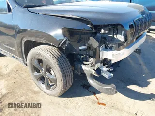 2019 Jeep Cherokee Latitude Plus with VIN 1C4PJMLX5KD369346, listed as a IAAI auction lot 41407489 with 50,898 mi miles. Bid and sale history available at carsss.com. Image 6.