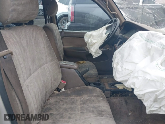 2000 Toyota 4Runner SR5 с VIN JT3GN86R1Y0139431, выставлен на аукционе IAAI как лот 42103546 с пробегом 376 600 миль миль и . История ставок и продаж доступна на DreamBid. Изображение 5.