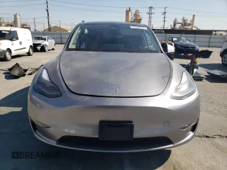 2024 Tesla Model Y Long Range с VIN 7SAYGAEE6RF131749, выставлен на аукционе Copart как лот 74548014 с пробегом 1 042 миль миль и Списание • Salvage title. История ставок и продаж доступна на DreamBid. Изображение 5.