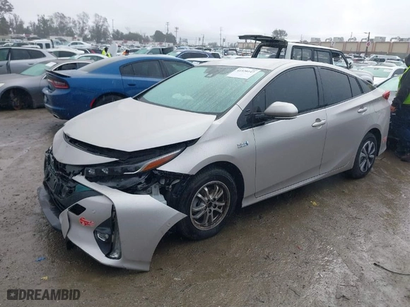 2017 Toyota Prius Prime Plus with VIN JTDKARFP5H3002903, listed as a IAAI auction lot 41520147 with NaN miles. Bid and sale history available at carsss.com. Image 2.