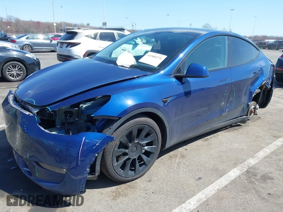 2022 Tesla Model Y Long Range with VIN 7SAYGDEE3NF449873, listed as a IAAI auction lot 41900271 with 38,571 mi miles and . Bid and sale history available at carsss.com. Image 2.