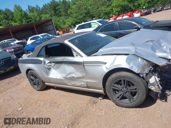2014 Ford Mustang V6 с VIN 1ZVBP8EM9E5314011, выставлен на аукционе IAAI как лот 42332004 с пробегом 133 361 миль миль и . История ставок и продаж доступна на DreamBid. Изображение 13.