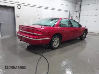 1997 Chrysler Concorde z VIN 2C3HD56F5VH686947, wystawiony jako IAAI lot #41990264 z przebiegiem 156 336 mil mil oraz . Historia ofert i sprzedaży dostępna na DreamBid. Obrazek 4.