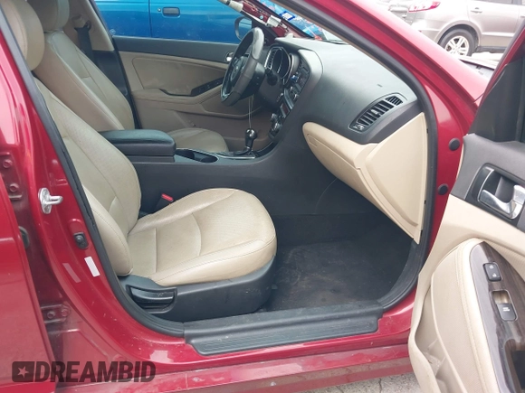 2014 Kia Optima EX z VIN 5XXGN4A71EG284280, wystawiony jako IAAI lot #42278795 z przebiegiem 179 200 mil mil oraz . Historia ofert i sprzedaży dostępna na DreamBid. Obrazek 5.