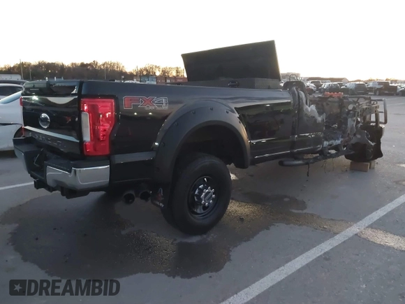 2019 Ford F-350 with VIN 1FT7X3BT8KEF10329, listed as a IAAI auction lot 40903813 with Not Provided miles and . Bid and sale history available at DreamBid. Image 4.
