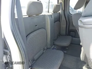 2014 Nissan Frontier SV z VIN 1N6AD0CU5EN741825, wystawiony jako IAAI lot #42510256 z przebiegiem 167 338 mil mil oraz . Historia ofert i sprzedaży dostępna na DreamBid. Obrazek 8.