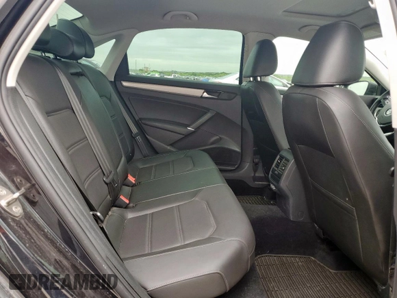 2020 Volkswagen Passat SE with VIN 1VWWA7A37LC026751, listed as a Copart auction lot 50214295 with 72,700 mi miles and Clean title. Bid and sale history available at DreamBid. Image 10.