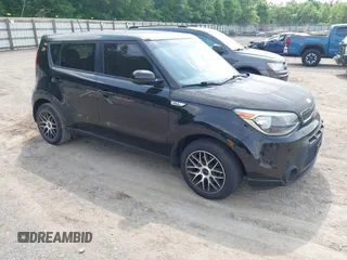 2015 Kia Soul z VIN KNDJN2A28F7791895, wystawiony jako IAAI lot #42300735 z przebiegiem 89 930 mil mil oraz . Historia ofert i sprzedaży dostępna na DreamBid. Obrazek 1.