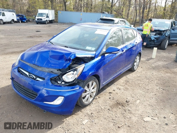 2013 Hyundai Accent SE z VIN KMHCU5AE7DU085650, wystawiony jako IAAI lot #42082694 z przebiegiem 115 506 mil mil oraz . Historia ofert i sprzedaży dostępna na DreamBid. Obrazek 17.