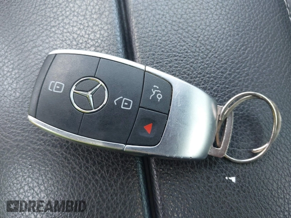2019 Mercedes-Benz C 300 с VIN WDDWJ8DBXKF827124, выставлен на аукционе IAAI как лот 42391477 с пробегом 72 546 миль миль и . История ставок и продаж доступна на DreamBid. Изображение 11.