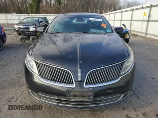 2016 Lincoln MKS z VIN 1LNHL9DK6GG601968, wystawiony jako Copart lot #43110935 z przebiegiem 304 439 mil mil oraz Szkoda całkowita • Salvage title. Historia ofert i sprzedaży dostępna na DreamBid. Obrazek 5.