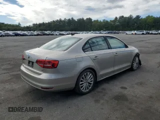 2015 Volkswagen Jetta SE z VIN 3VWD17AJ3FM232299, wystawiony jako Copart lot #57252465 z przebiegiem 128 882 mil mil oraz Szkoda całkowita • Salvage title. Historia ofert i sprzedaży dostępna na DreamBid. Obrazek 3.