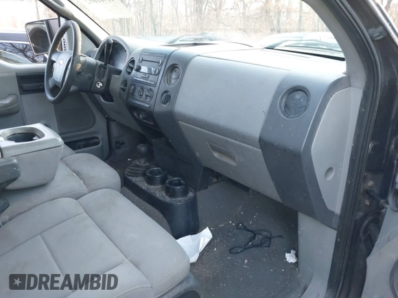 2006 Ford F-150 XL with VIN 1FTRF14W86NA10992, listed as a IAAI auction lot 41901692 with 167,300 mi miles. Bid and sale history available at carsss.com. Image 5.