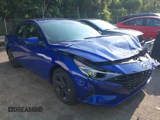 2023 Hyundai Elantra Blue z VIN KMHLM4AJ7PU055642, wystawiony jako IAAI lot #42365098 z przebiegiem 12 046 mil mil oraz . Historia ofert i sprzedaży dostępna na DreamBid. Obrazek 1.