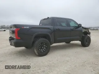 2022 Toyota Tundra 4WD SR5 with VIN 5TFLA5DB2NX024401, listed as a Copart auction lot 45866885 with 31,223 mi miles and Salvage Title. Bid and sale history available at carsss.com. Image 3.