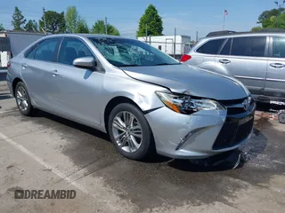 2015 Toyota Camry XLE with VIN 4T1BF1FK1FU100580, listed as a IAAI auction lot 42002060 with 111,739 mi miles. Bid and sale history available at carsss.com. Image 1.
