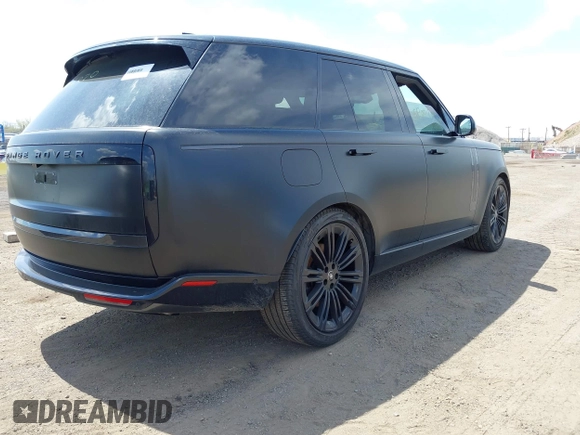2024 Land Rover Range Rover SE z VIN SALKP9E96RA092327, wystawiony jako IAAI lot #42060310 z przebiegiem 41 594 mil mil oraz . Historia ofert i sprzedaży dostępna na DreamBid. Obrazek 4.
