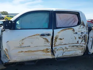 2022 Toyota Tacoma SR z VIN 3TMCZ5AN0NM499428, wystawiony jako IAAI lot #41874787 z przebiegiem Nie podano mil oraz . Historia ofert i sprzedaży dostępna na DreamBid. Obrazek 15.