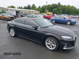 2022 Audi A5 Sportback Premium z VIN WAUABCF55NA006068, wystawiony jako IAAI lot #42487512 z przebiegiem 39 521 mil mil oraz . Historia ofert i sprzedaży dostępna na DreamBid. Obrazek 1.