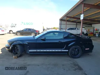 2007 Ford Mustang Deluxe with VIN 1ZVFT80N575352139, listed as a IAAI auction lot 41626063 with 113,792 mi miles. Bid and sale history available at carsss.com. Image 15.