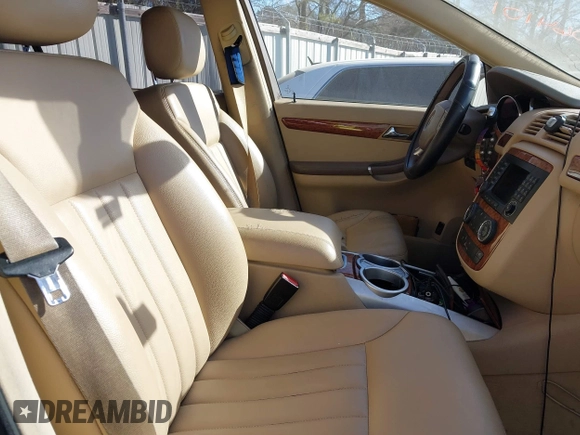 2008 Mercedes-Benz R-Class 3.5L with VIN 4JGCB56E48A064101, listed as a IAAI auction lot 41326581 with 302,626 mi miles. Bid and sale history available at carsss.com. Image 5.