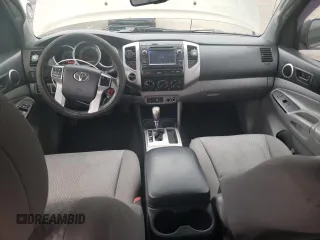 2013 Toyota Tacoma z VIN 3TMLU4EN4DM124465, wystawiony jako Copart lot #58167135 z przebiegiem 116 098 mil mil oraz Szkoda całkowita • Salvage title. Historia ofert i sprzedaży dostępna na DreamBid. Obrazek 8.