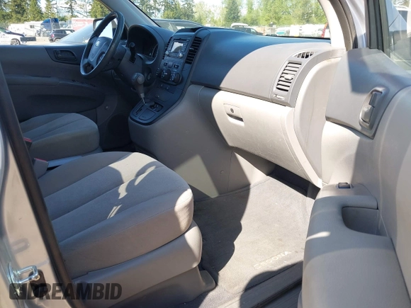 2010 Kia Sedona LX with VIN KNDMG4C3XA6346579, listed as a IAAI auction lot 42085860 with 145,008 mi miles. Bid and sale history available at carsss.com. Image 5.