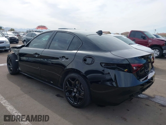 2021 Alfa Romeo Giulia z VIN ZARFAMAN1M7648894, wystawiony jako IAAI lot #41589364 z przebiegiem 22 381 mil mil oraz . Historia ofert i sprzedaży dostępna na DreamBid. Obrazek 3.