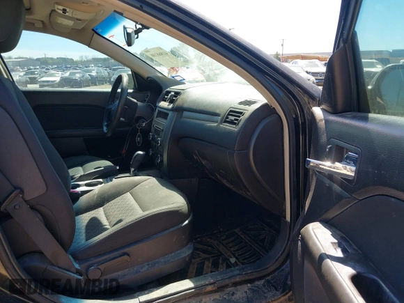 2010 Ford Fusion SE with VIN 3FAHP0HA6AR393781, listed as a IAAI auction lot 41868100 with 228,232 mi miles. Bid and sale history available at carsss.com. Image 5.