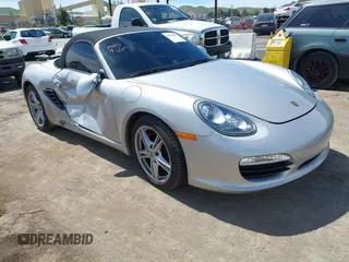 2010 Porsche 718 Boxster S z VIN WP0CB2A88AU730224, wystawiony jako IAAI lot #42014891 z przebiegiem 53 031 mil mil oraz . Historia ofert i sprzedaży dostępna na DreamBid. Obrazek 1.