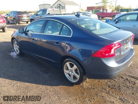 2013 Volvo S60 T5 with VIN YV1612FH3D2189120, listed as a IAAI auction lot 41971644 with 63,423 mi miles. Bid and sale history available at carsss.com. Image 3.