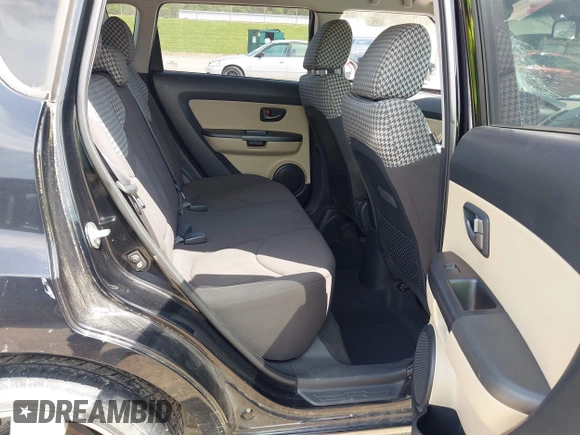 2011 Kia Soul + with VIN KNDJT2A25B7315085, listed as a IAAI auction lot 42038790 with 86,152 mi miles. Bid and sale history available at carsss.com. Image 8.