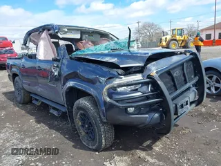 2020 Toyota Tacoma SR5 with VIN 3TMCZ5AN8LM322350, listed as a IAAI auction lot 41981112 with 22,483 mi miles and . Bid and sale history available at DreamBid. Image 1.