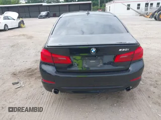 2017 BMW 5 Series 530i z VIN WBAJA5C31HWA35160, wystawiony jako IAAI lot #42405681 z przebiegiem 100 630 mil mil oraz . Historia ofert i sprzedaży dostępna na DreamBid. Obrazek 16.