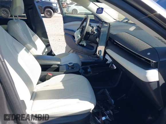 2023 Ford Mustang Mach-E Premium с VIN 3FMTK3RM2PMA18002, выставлен на аукционе IAAI как лот 42568946 с пробегом 26 495 миль миль и . История ставок и продаж доступна на DreamBid. Изображение 5.