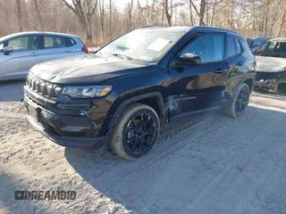 2022 Jeep Compass Latitude with VIN 3C4NJDBB7NT195727, listed as a IAAI auction lot 41693643 with 33,413 mi miles and . Bid and sale history available at DreamBid. Image 17.