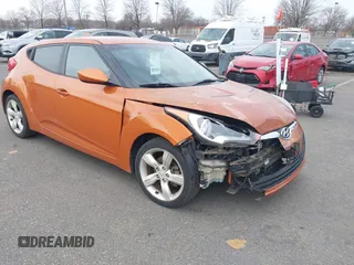 2013 Hyundai Veloster w/Black Int с VIN KMHTC6AD0DU122635, выставлен на аукционе IAAI как лот 41768900 с пробегом 110 358 миль миль и . История ставок и продаж доступна на DreamBid. Изображение 6.