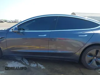 2019 Tesla Model 3 Mid Range z VIN 5YJ3E1EA7KF298816, wystawiony jako IAAI lot #42194478 z przebiegiem 86 017 mil mil oraz . Historia ofert i sprzedaży dostępna na DreamBid. Obrazek 15.