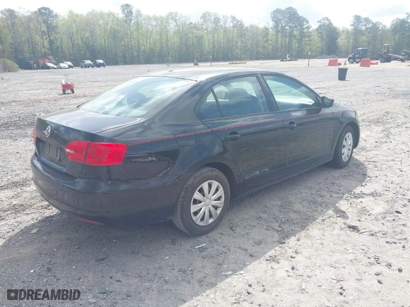 2013 Volkswagen Jetta Sedan S with VIN 3VW2K7AJ1DM256957, listed as a IAAI auction lot 41958682 with 189,095 mi miles. Bid and sale history available at carsss.com. Image 4.