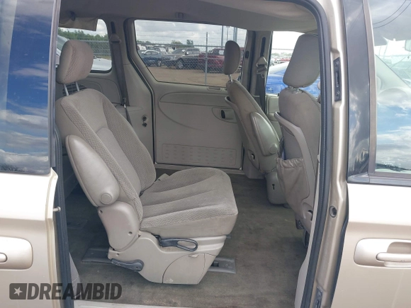 2006 Chrysler Town & Country SWB with VIN 1A4GP45R66B594898, listed as a IAAI auction lot 41128710 with 195,062 mi miles. Bid and sale history available at carsss.com. Image 8.