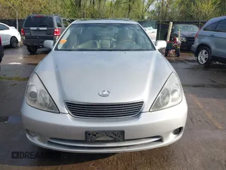 2005 Lexus ES 330 with VIN JTHBA30G055064200, listed as a IAAI auction lot 42048923 with 257,946 mi miles. Bid and sale history available at carsss.com. Image 12.