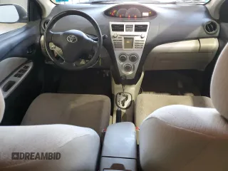 2008 Toyota Yaris z VIN JTDBT923381274987, wystawiony jako Copart lot #52081485 z przebiegiem 188 017 mil mil oraz Szkoda całkowita • Salvage title. Historia ofert i sprzedaży dostępna na DreamBid. Obrazek 8.