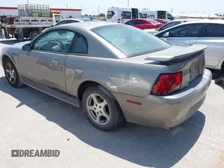 2002 Ford Mustang Standard с VIN 1FAFP40482F106251, выставлен на аукционе IAAI как лот 42262810 с пробегом 208 613 миль миль и . История ставок и продаж доступна на DreamBid. Изображение 3.