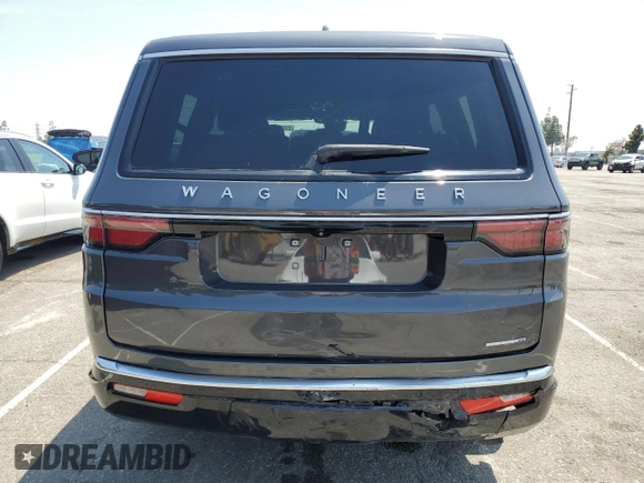 2022 Jeep Wagoneer Series II z VIN 1C4SJUBT3NS165413, wystawiony jako Copart lot #55669825 z przebiegiem 12 693 mil mil oraz Szkoda całkowita • Salvage title. Historia ofert i sprzedaży dostępna na DreamBid. Obrazek 6.