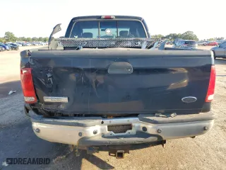 2005 Ford Super Duty F-250 XL with VIN 1FTSX21Y55EA36748, listed as a Copart auction lot 68461684 with 261,563 mi miles and Salvage Title. Bid and sale history available at carsss.com. Image 6.
