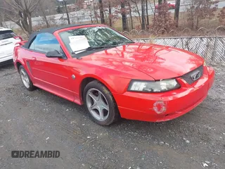 2004 Ford Mustang Deluxe with VIN 1FAFP44654F162713, listed as a IAAI auction lot 41525265 with 213,365 mi miles. Bid and sale history available at carsss.com. Image 1.